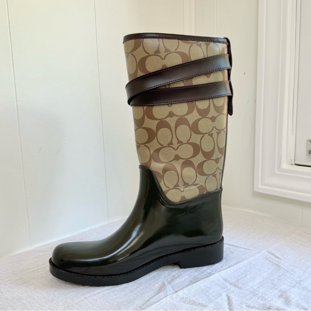 Coach Trisha II Turnlock Signature Rain Boots Chestnut Khaki Coach Women’s Flaws - Picture 5 of 13